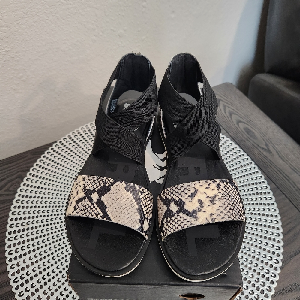 Sorel Ella Sandals